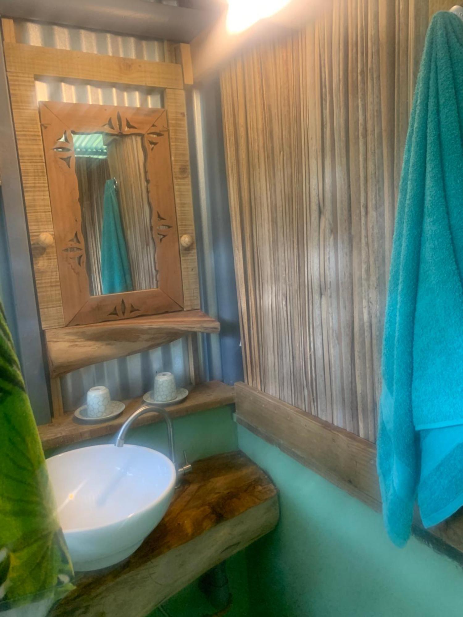 Lily Pad Lodge Bambou Eksteriør billede